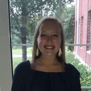 Meet your Posher, Abby